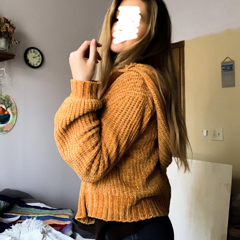 Amber Silky Crochet Knit Crop Hooded Cardi
